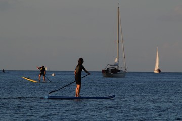 Naklejka premium Stehpaddler in der Ostsee