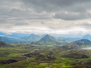 Fototapeta premium Icelandic landscape - view on amazing mountains at the Laugavegur hiking trail near Alftavatn in Iceland