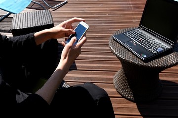 Travail sur t&eacute;l&eacute;phone portable