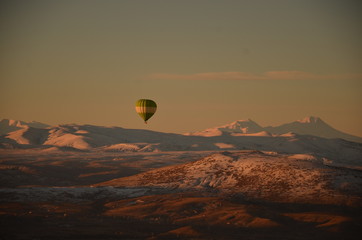 Winter Hot Air Balloon
Snow background flyer, in Cappadocia, Turkey