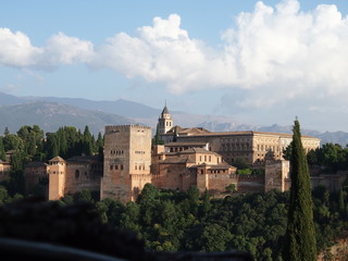 Fototapeta na wymiar View of the Alhambra from Mirador de San Nicolas