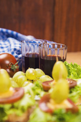 canape with grape