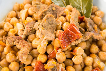 Stufato di ceci con carne