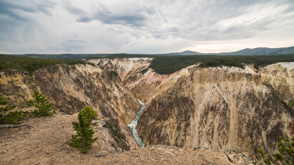 Obraz premium Amazing mountain landscape. Rocky walls along the Grand Canyon of the Yellowstone. Pelican Creek Nature Trail, Yellowstone National Park, Wyoming