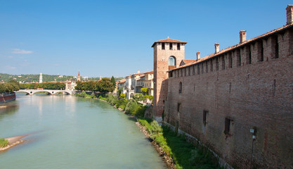 Fototapeta na wymiar Ponte Scaligero- Verona