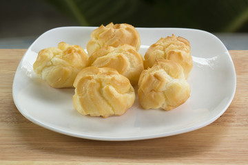 Eclair cream in disc