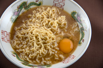 インスタントラーメン
