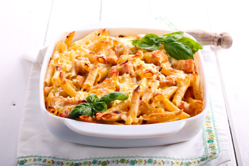 Chicken breast  and cheese rigatoni bake