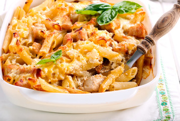 Chicken breast  and cheese rigatoni bake