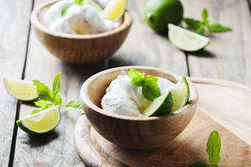 Ice cream with fresh berry and mint