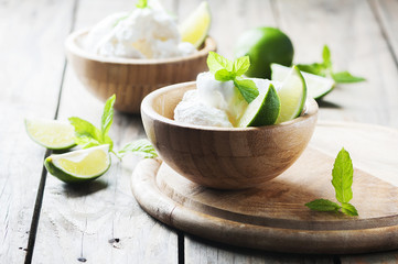 Ice cream with fresh berry and mint