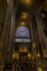 Fototapeta na wymiar Interni di Notre Dame - Paris