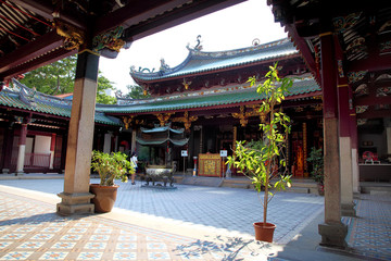 Naklejka premium Cour intérieure du temple Thian Hock Keng