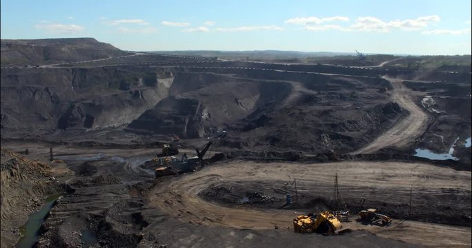 Coal mine works/time lapse