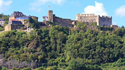 Fototapeta na wymiar Burg Rheinfels in Sankt Goar. (August 2016)
