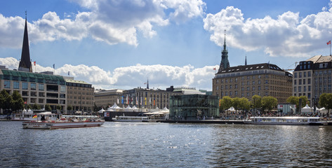 Fototapeta premium Jungefernstieg an der Alster in Hamburg