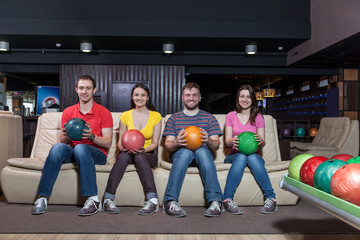 Fototapeta premium Bowling team on the coach