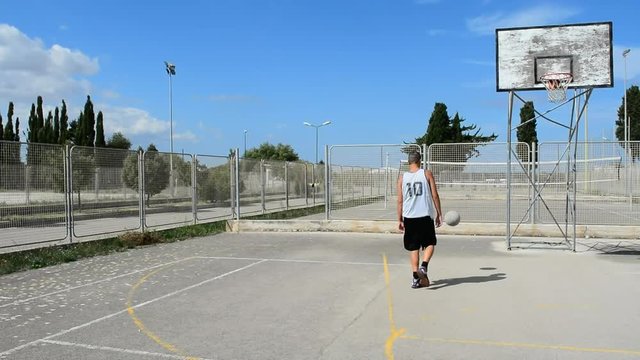 a lefty jump shot