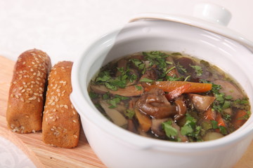 mushroom soup in Russian style