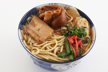 沖縄伝統の沖縄そば