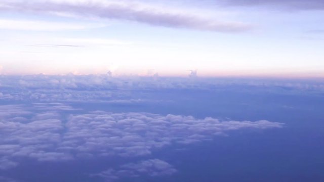 空撮　成層圏から見た雲
