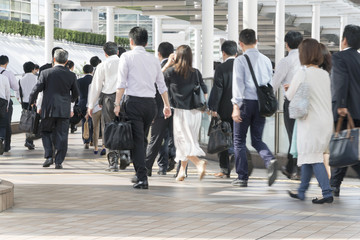 通勤　品川駅前　品川　朝　出社　イメージ　スローシャッター