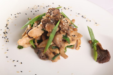 warm mushroom salad with meat