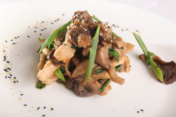 warm mushroom salad with meat