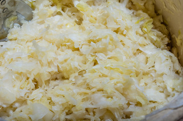 Sauerkraut made from cut cabbage