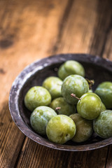 Greengages french plumes