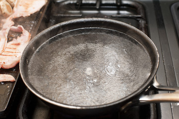 Water for poaching egg