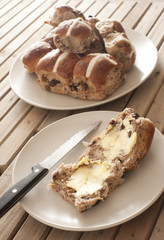 buttered hot cross buns