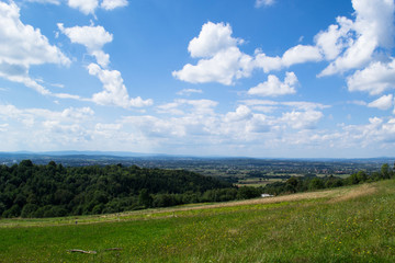 Zielone wzgórza w Bieszczadach, Polska © Senatorek