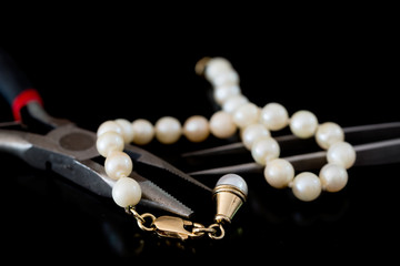 Reparation and restoration of jewelry