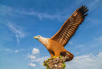 The eagle as the symbol of Langkawi at Eagle Square - obrazy, fototapety, plakaty
