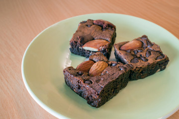 Brownies on green plate