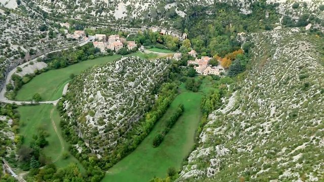 Vue plongeante sur le cirque de Navacelles