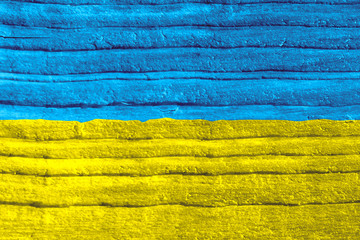 Bandeira da Ucrânia em madeira velha
