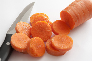 cut carrot and knife