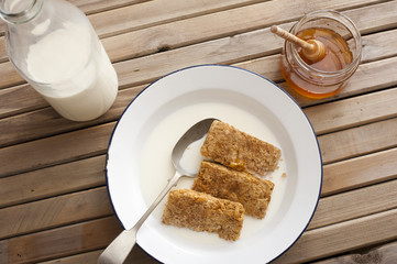 Whole wheat breakfast cereal