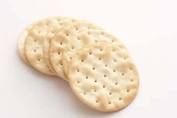 Arrangement of water crackers