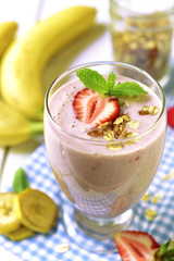 Banana smoothie with strawberry and oat.