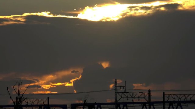 4K・鉄橋の夜明け-2・タイムラプス_3-582