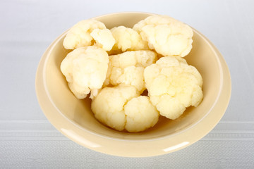 Blumenkohl in einer Schüssel