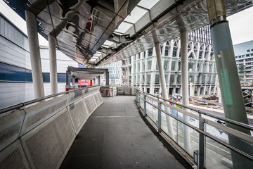 Obraz premium Chodnik dla pieszych w dzielnicy Xinyi, Tajpej, Tajwan.