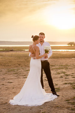  Couple in the sunset light wedding photo