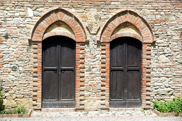 Fototapeta na wymiar ancient medieval gates