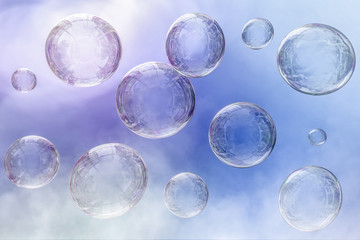 Seifenblasen in die Luft steigend