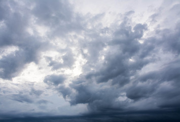 Fototapeta na wymiar dark clouds before a thunder-storm