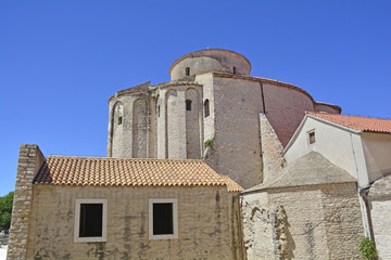 Fototapeta premium St Donatus Church, the largest pre-Romanesque building in Croatia, was constructed in the 9th and 10th centuries. 